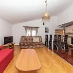 Appartamento Two-bedroom In Kastel Kambelovac