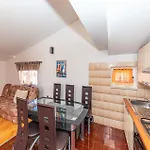 Appartamento Two-bedroom In Kastel Kambelovac Kaštela